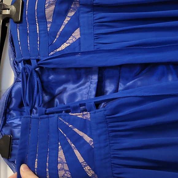 Beautiful long gown - Picture 6 of 8